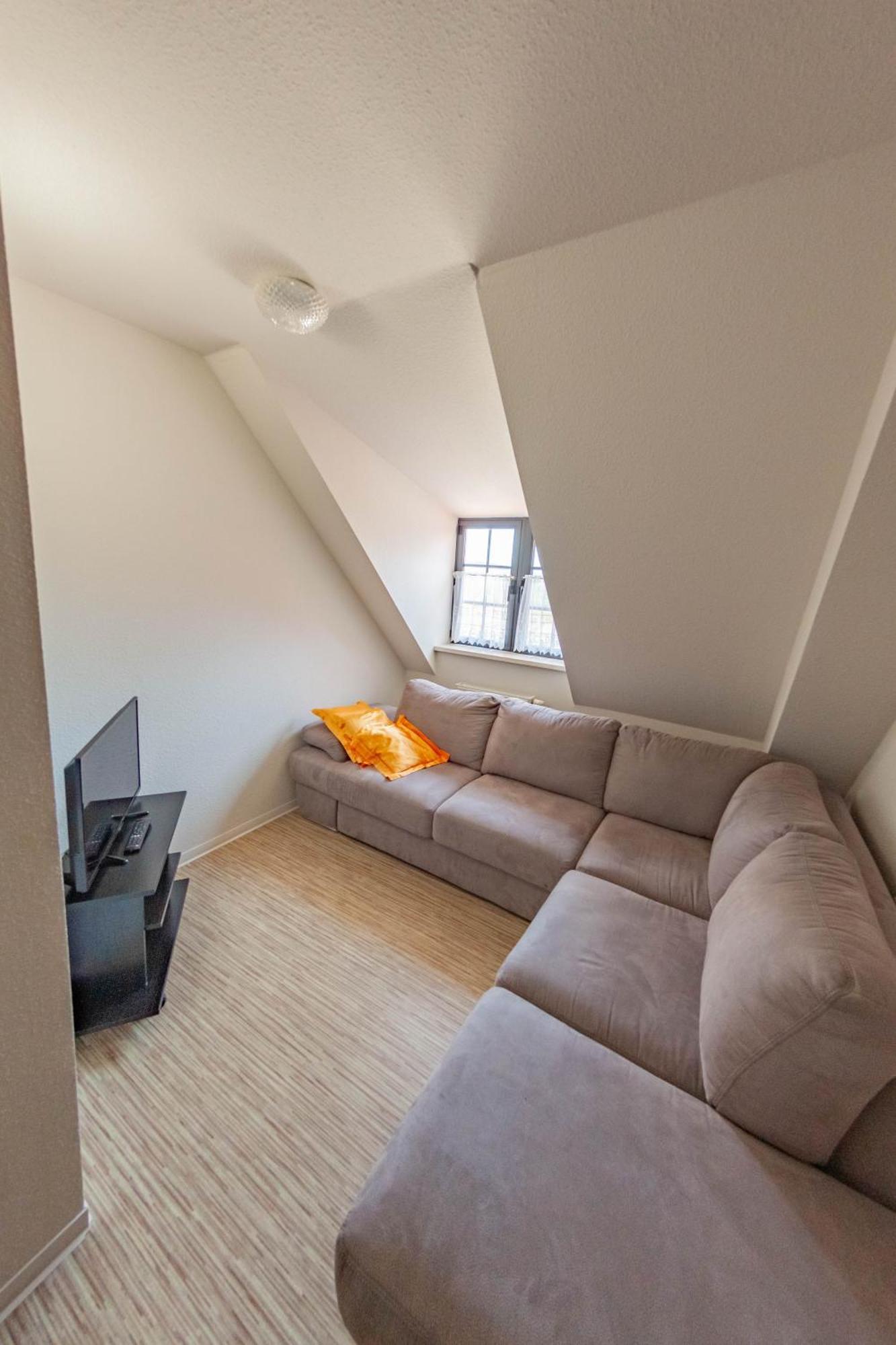 West Hotel An Der Saechsischen Weinstrasse Radebeul Habitación foto