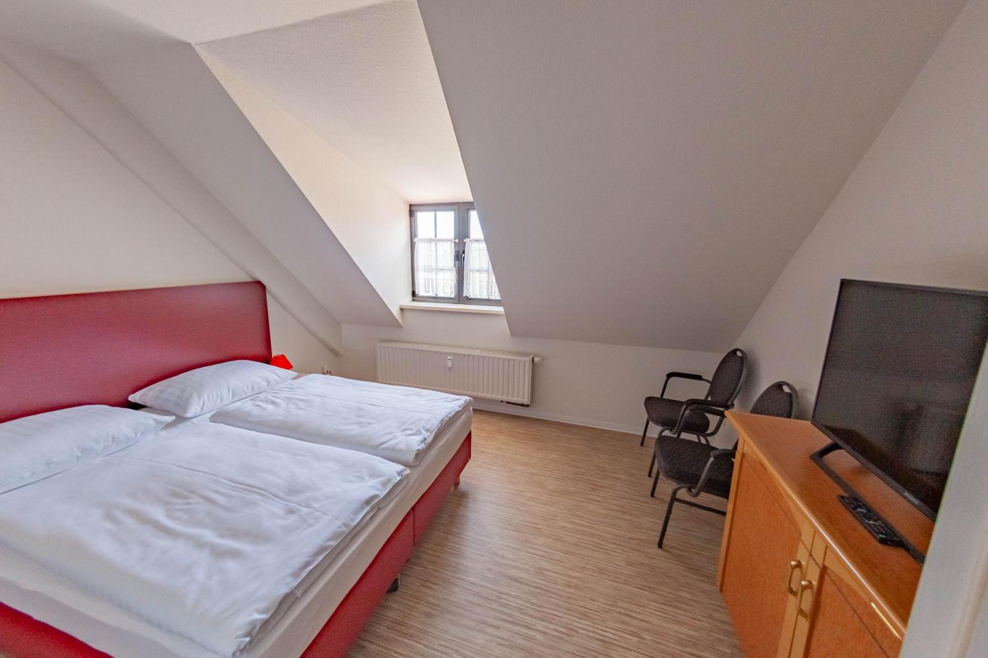 West Hotel An Der Saechsischen Weinstrasse Radebeul Habitación foto